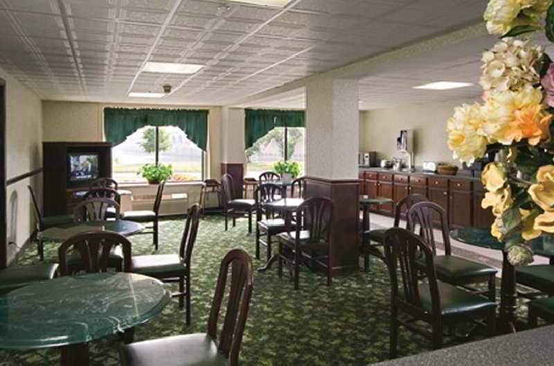 Quality Inn Harrisburg Downtown Riverfront Restaurant photo